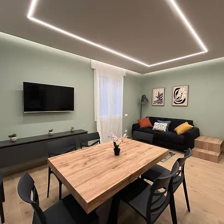 Campo Dei Fiori Free Parking And Wifi Apartament