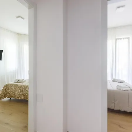 Campo Dei Fiori Free Parking And Wifi Apartment